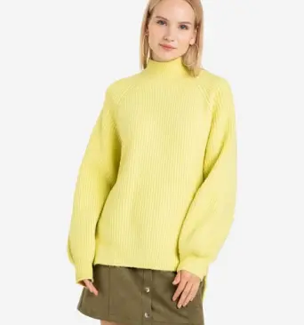 OVERSIZE SWEATER WITH AN ELONGATED BACK